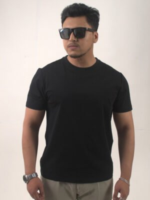 Round Neck Regular-fit Black Crew Neck T-shirt - Half Sleeve T-Shirt - Size Medium