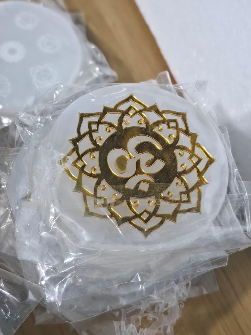 Selenite Plate - size:3inch 'flat and big' Weight- 100gm to 150 gm